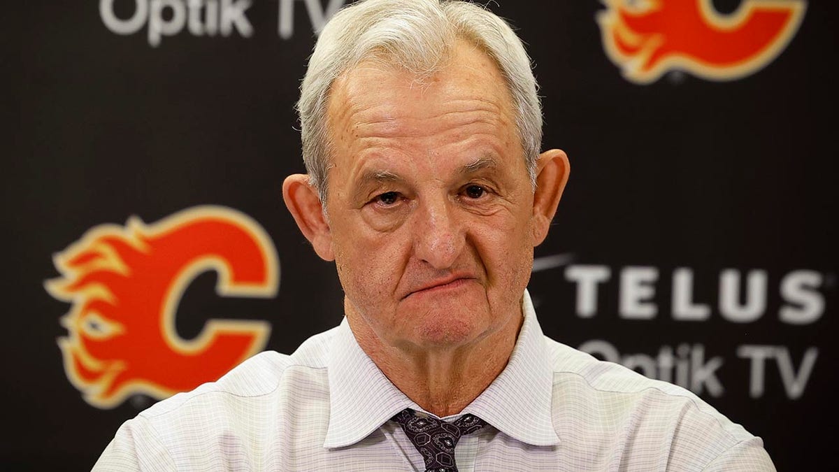 Darryl Sutter at a press conference