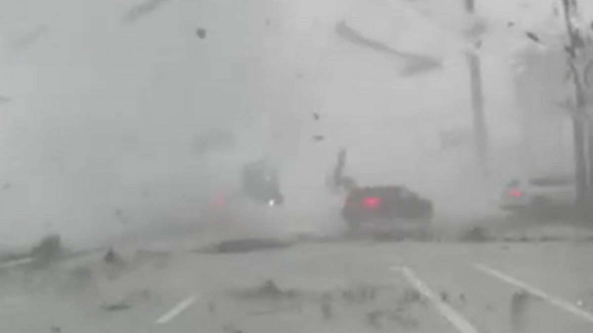 Video Shows Cars Piled Up After Tornado Hits Palm Beach Gardens ...