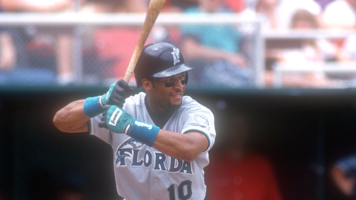 Gary Sheffield's son, Noah, hits walk-off homer using father's signature  batting stance