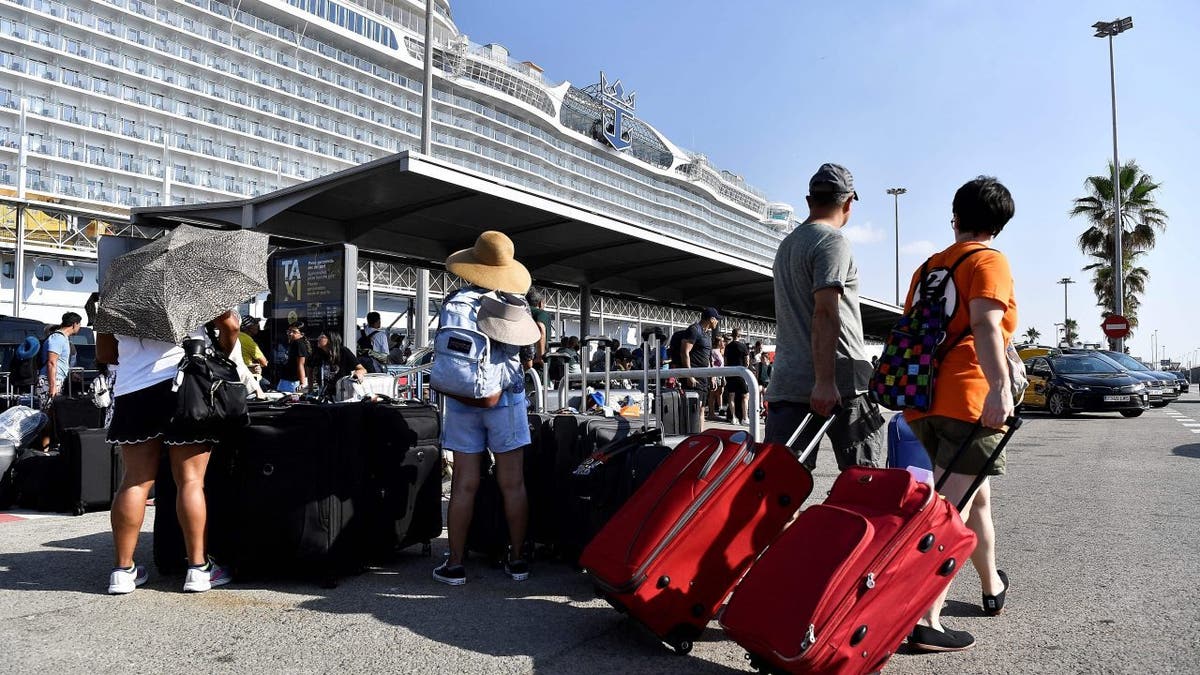 Cruise ships barcelona