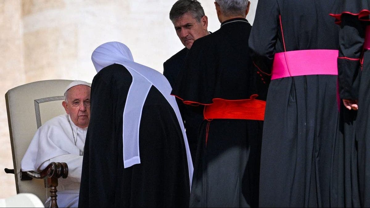 Pope Francis meets Russian Orthodox Anthony of Volokolamsk