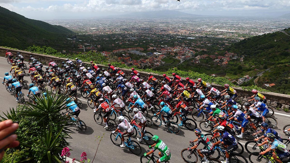 Riders during Stage 6 pf the Giro d'Italia