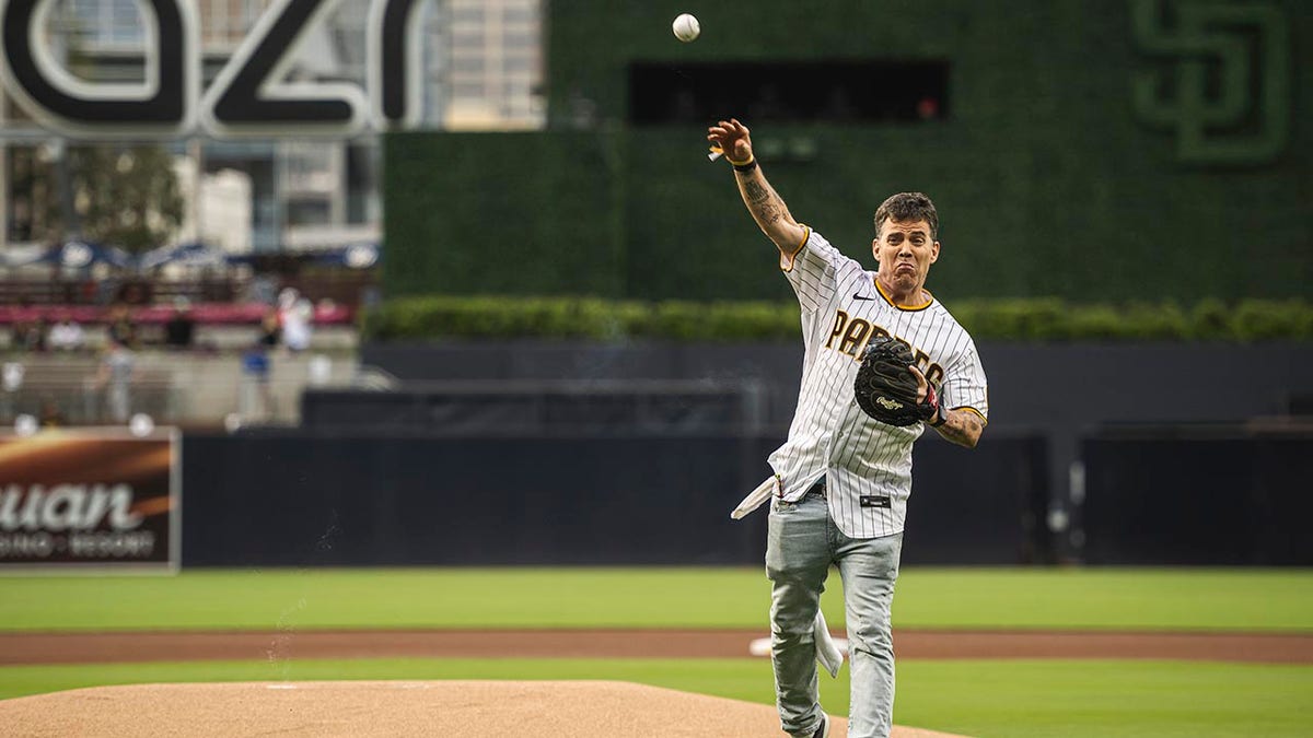 Steve-O throws out the ceremonial first pitch at a Padres game