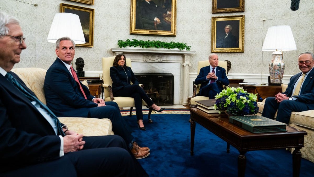 Meeting Oval Office Biden McCarthy Harris Schumer