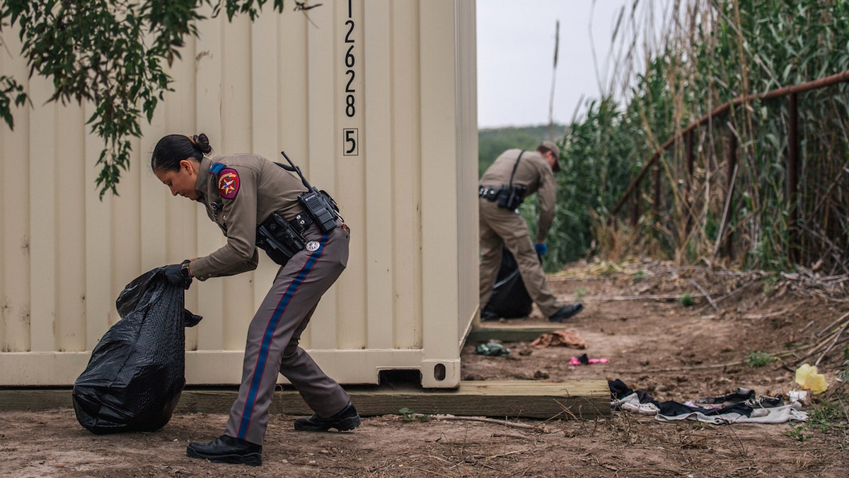 Texas police cleaning up trash at border crossing in Del Rio