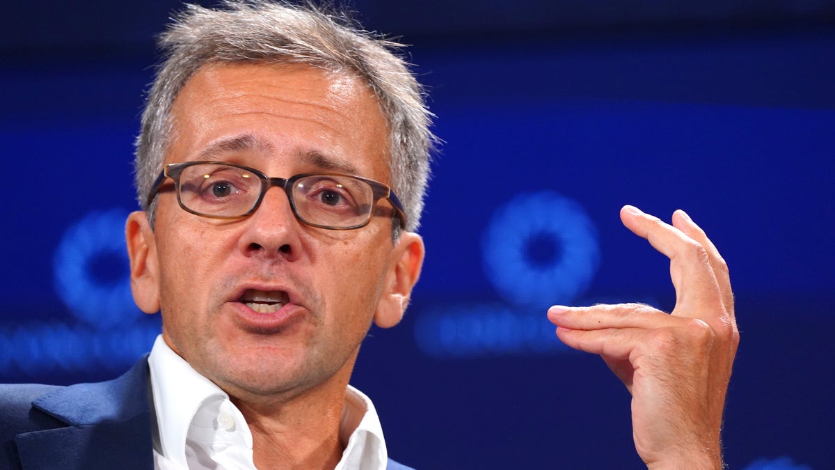 Ian Bremmer shown speaking at conference