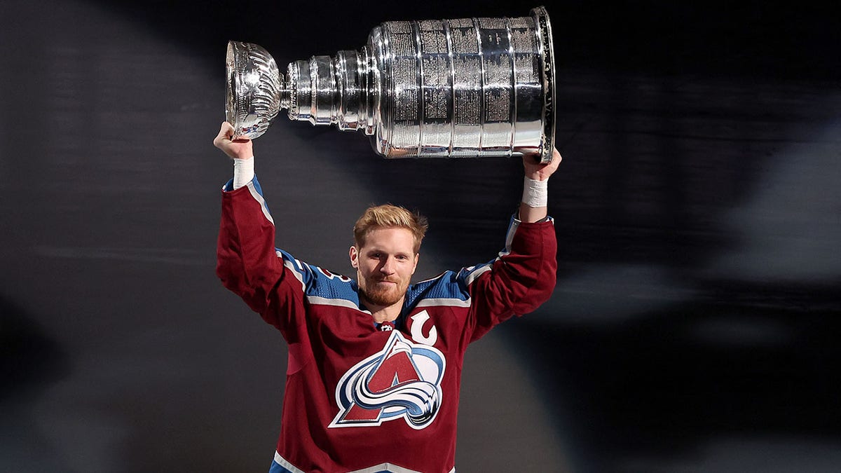 News > FIRST GREY BRUCE HIGHLANDER TO WIN THE STANLEY CUP!! (Grey