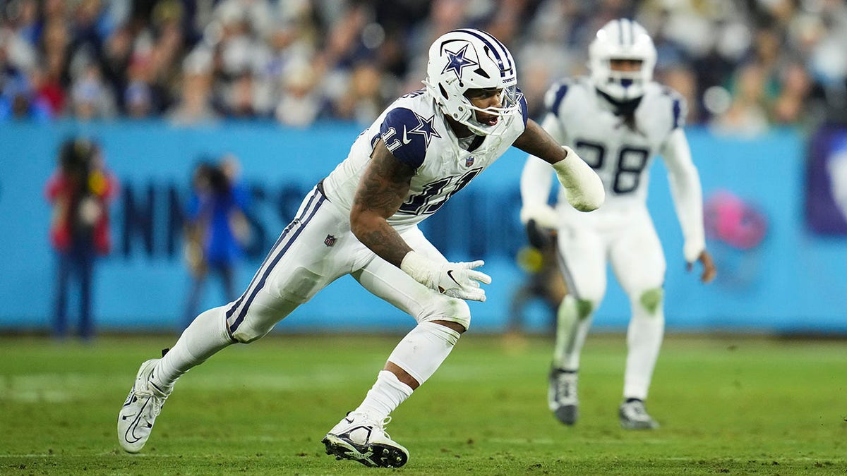 Micah Parsons during a game against the Titans