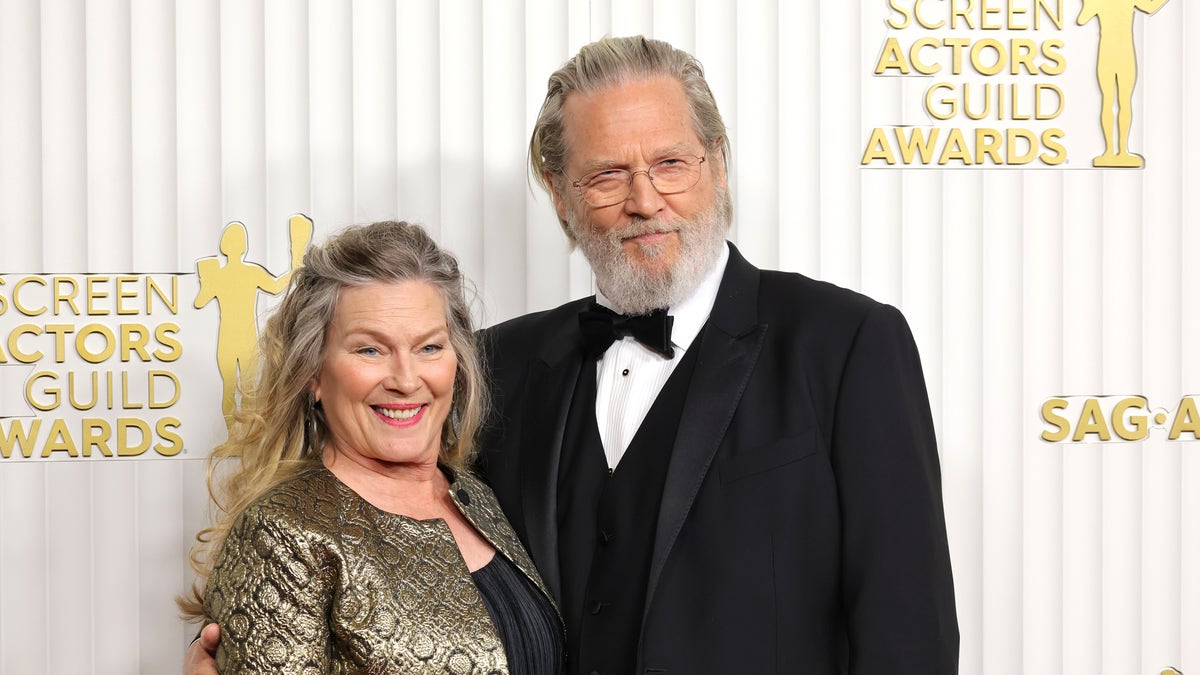 Jeff Bridges with his wife Susan Geston on a red carpet