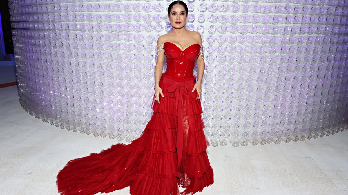 Salma Hayek red carpet