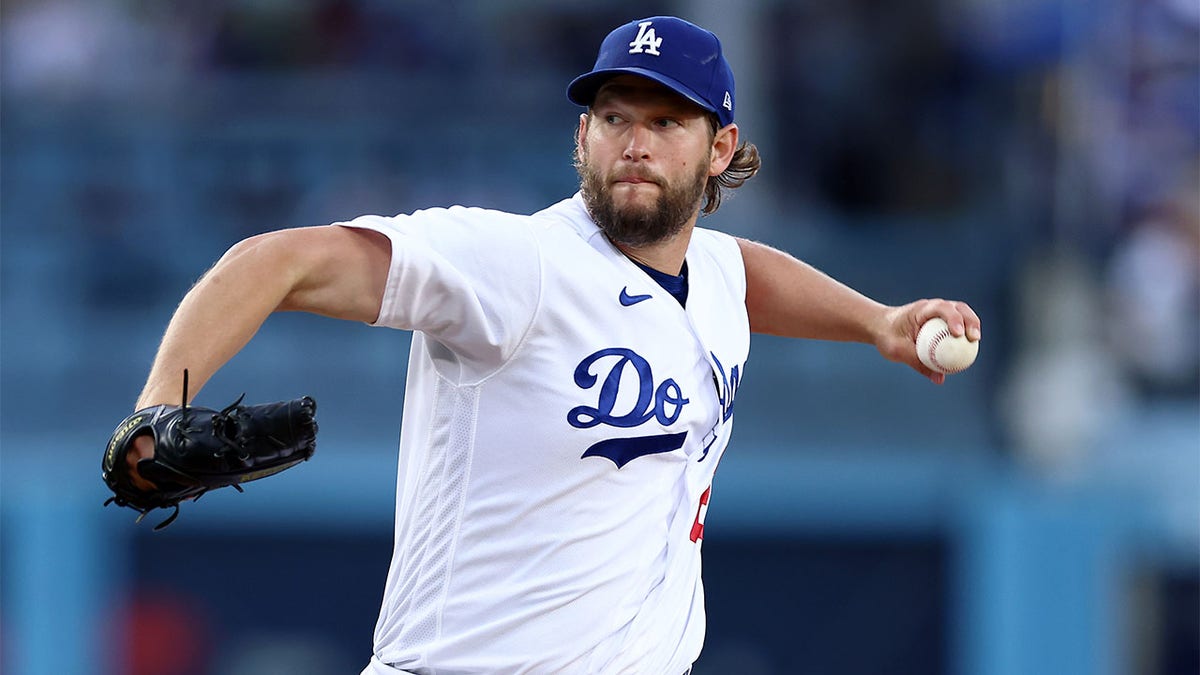 Clayton Kershaw pitches against the Twins