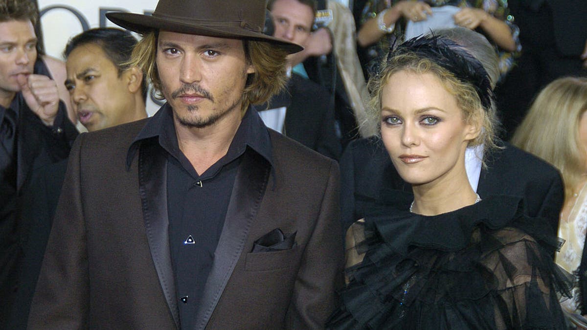 johnny depp with ex vanessa paradis at the 61st golden globes