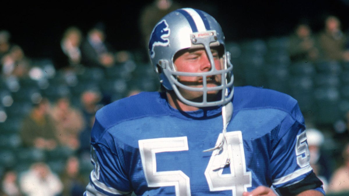Lions center Ed Flanagan during a game against the Giants in 1974