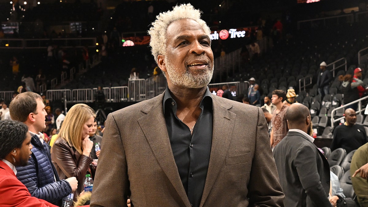 Charles Oakley attends a Hawks game