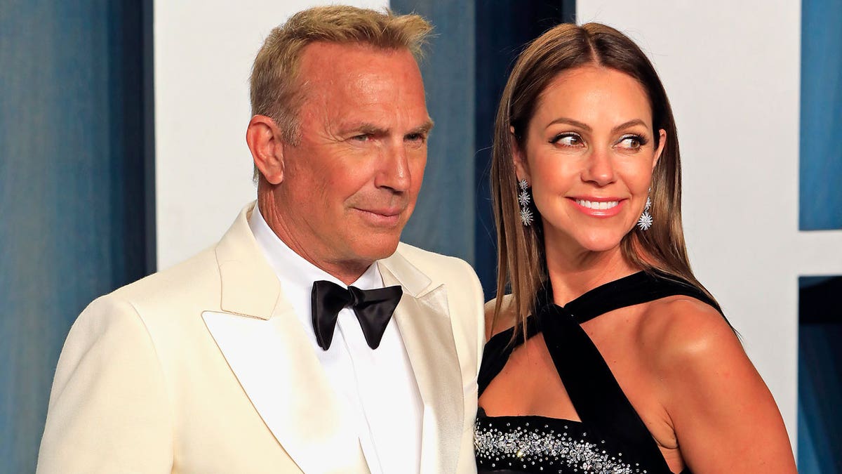Kevin Costner and his wife