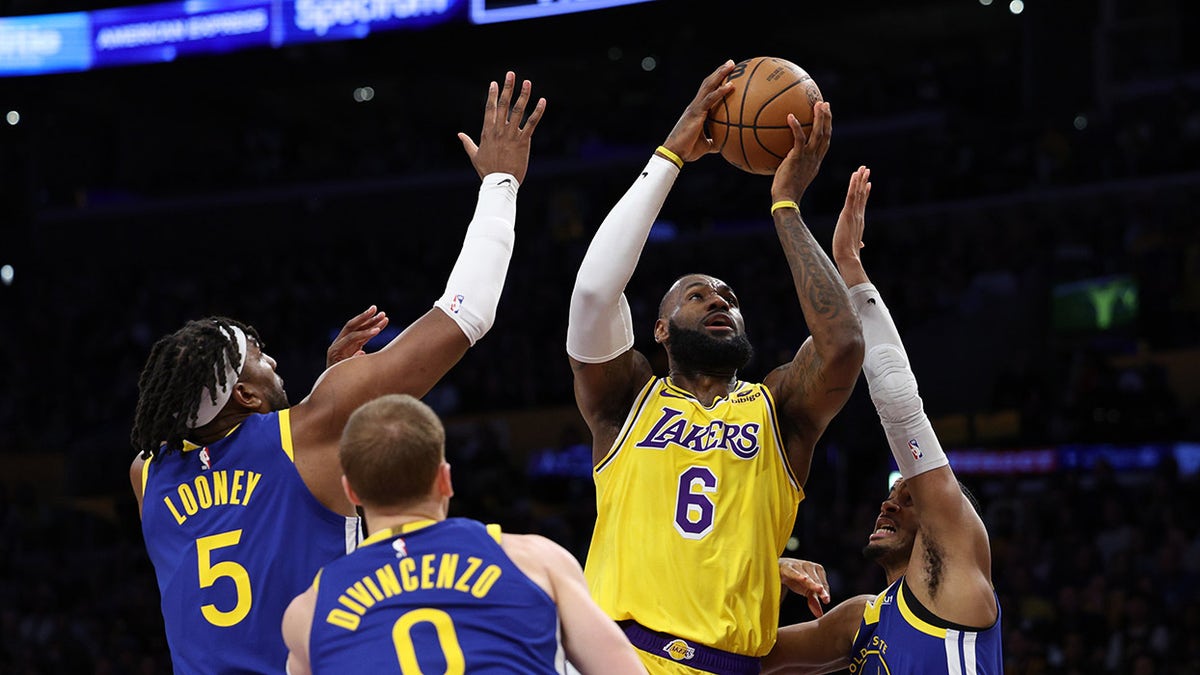 Lakers vs Warriors Game 4: LA takes 3-1 series lead over Golden State  despite Steph Curry's triple-double