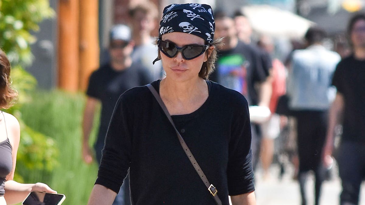 Lisa Rinna spotted walking in Los Angeles