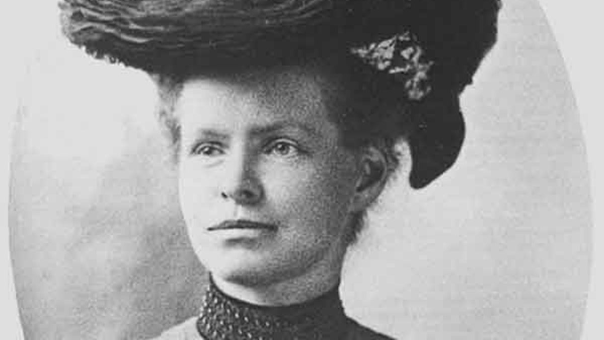 College researcher Nettie Stevens made a groundbreaking discovery in 1905 when she found that sex was determined by the existence of XX or XY chromosomes in mealworms. 