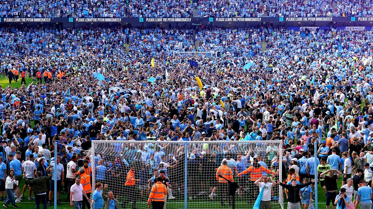 Man City fans celebrate