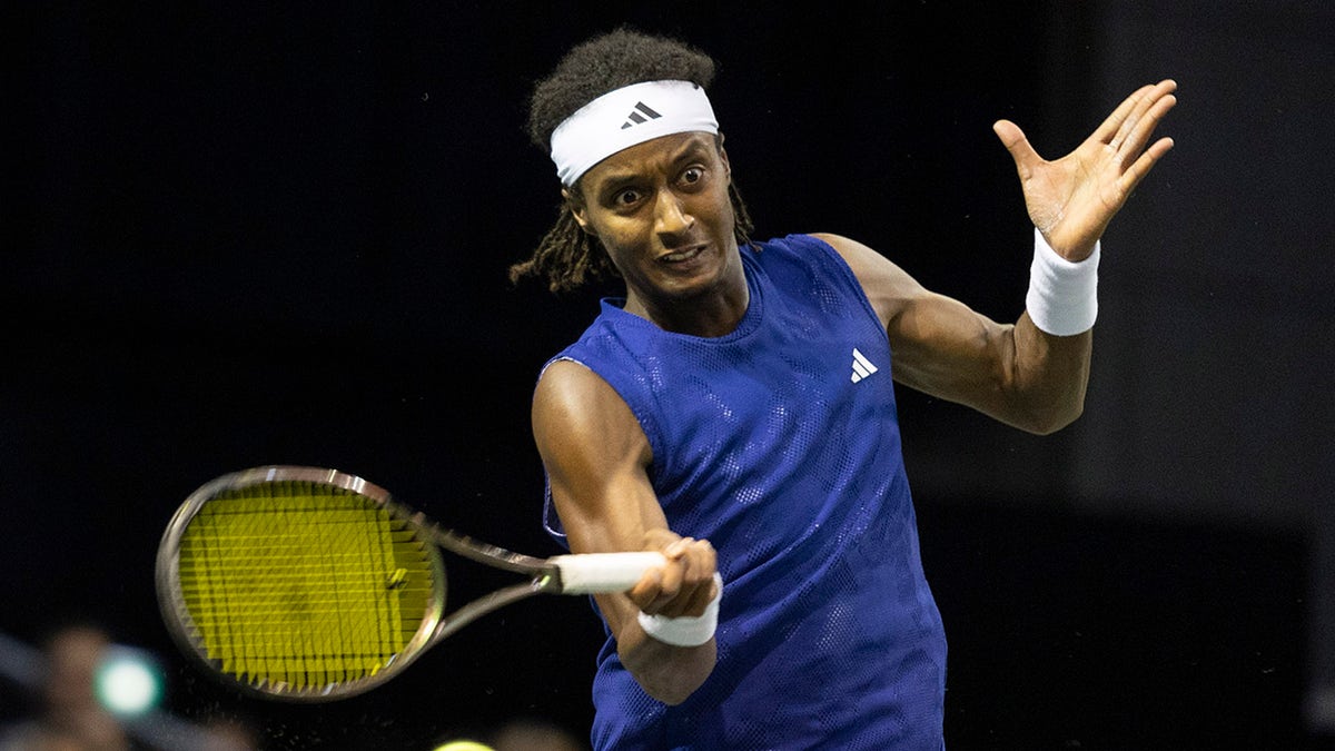 Mikael Ymer forehand