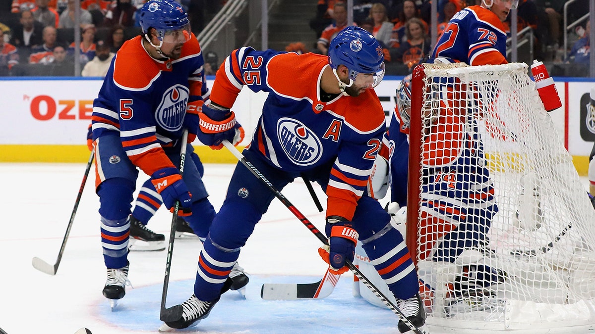 Darnell Nurse defends during a game
