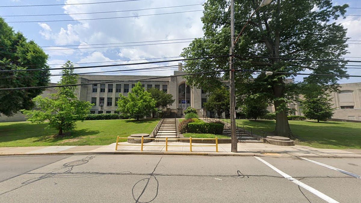 Streetview of the Oliver Citywide Academy.