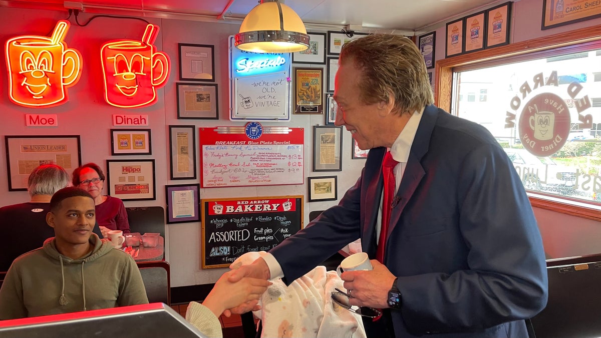 Perry Johnson greets New Hampshire diners on campaign trail