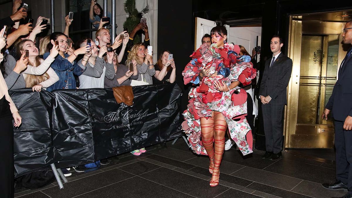 Rihanna leaves the Carlyle Hotel