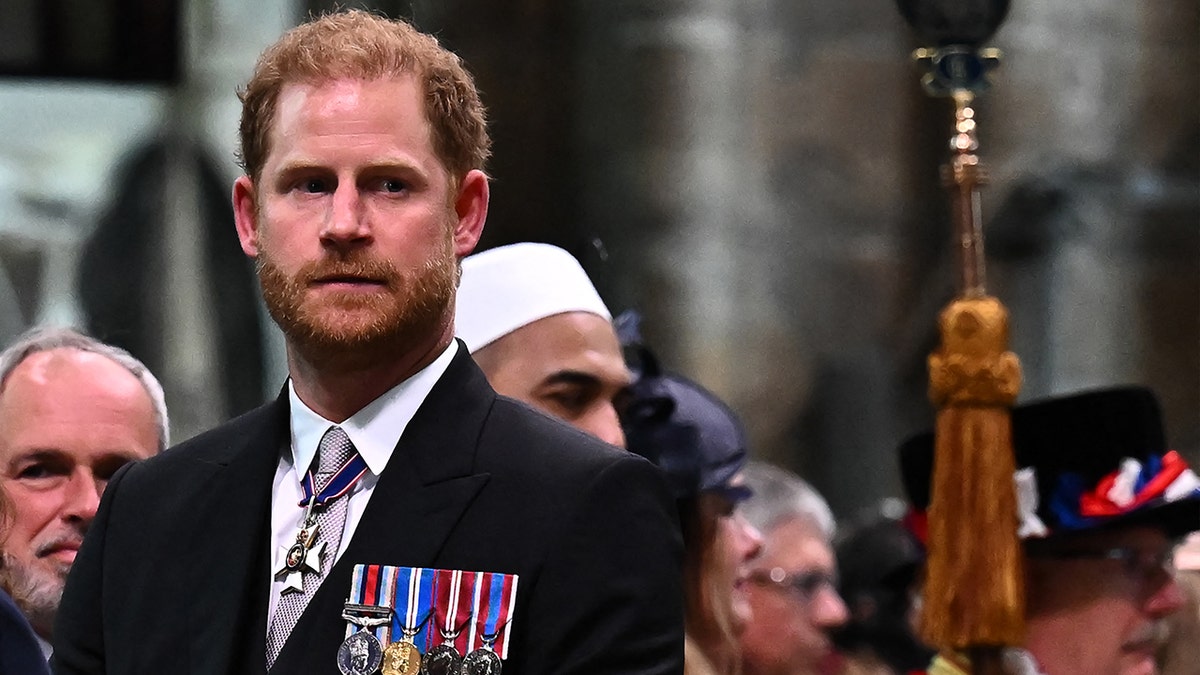 Príncipe Harry, duque de Sussex, é visto na coroação do rei Carlos III