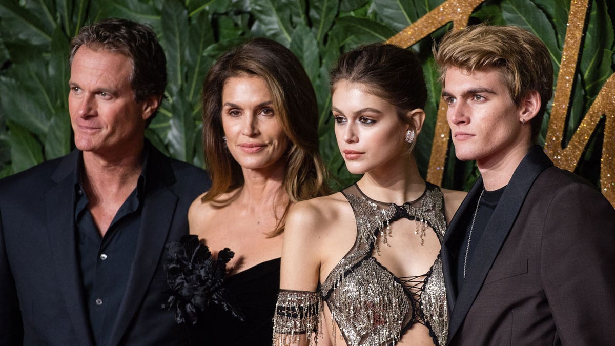 Rande Gerber and Cindy Crawford along with their kids