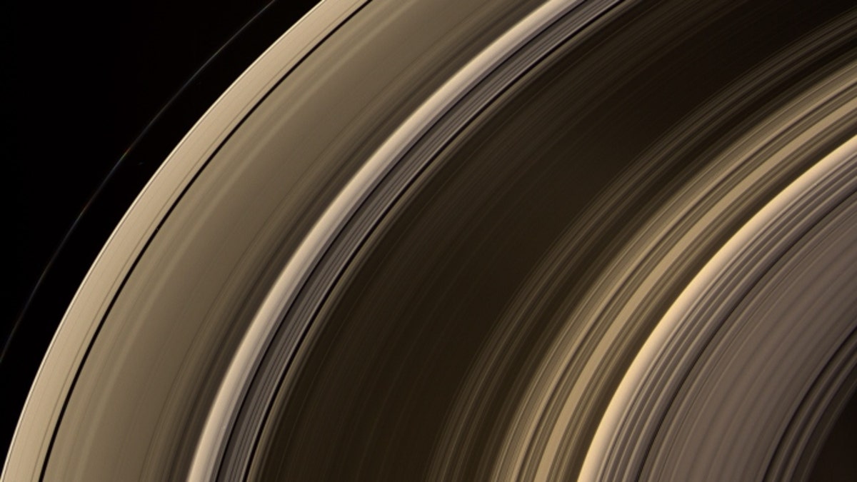 Waves in Saturn's rings give precise measurem | EurekAlert!