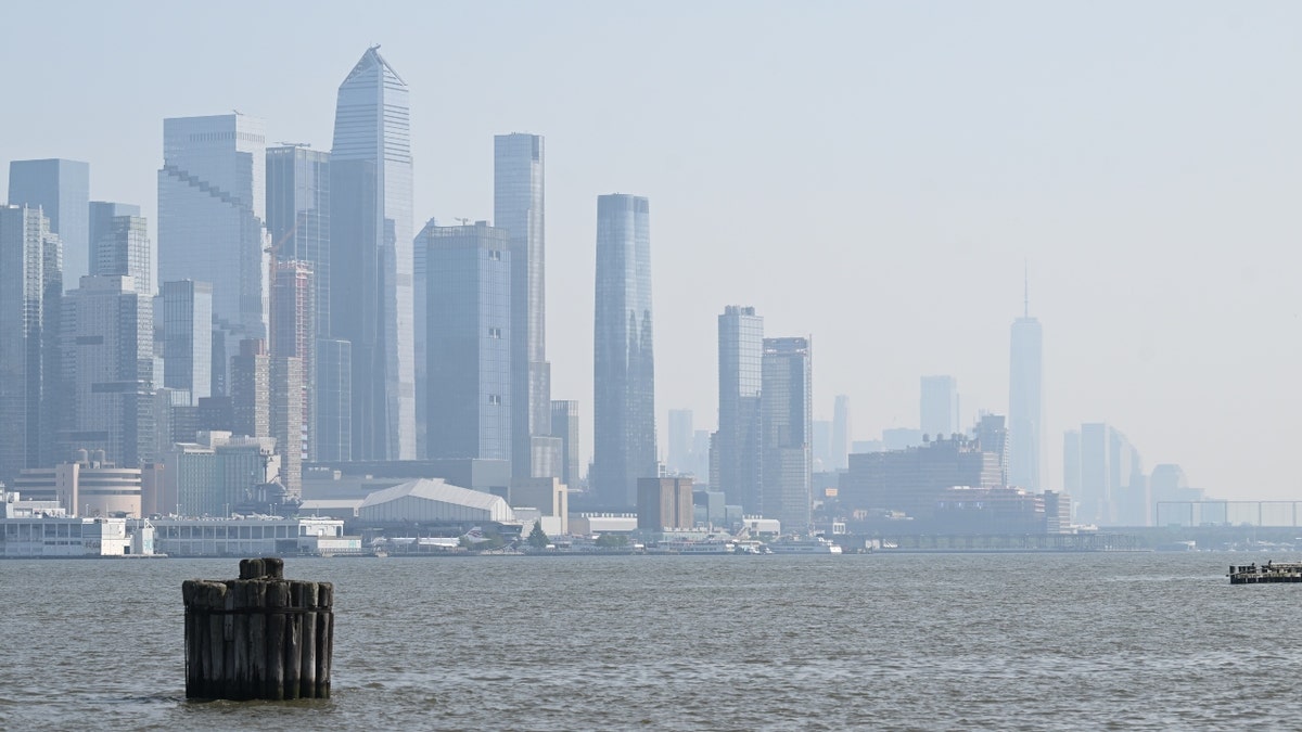 A hazy sky in New York City