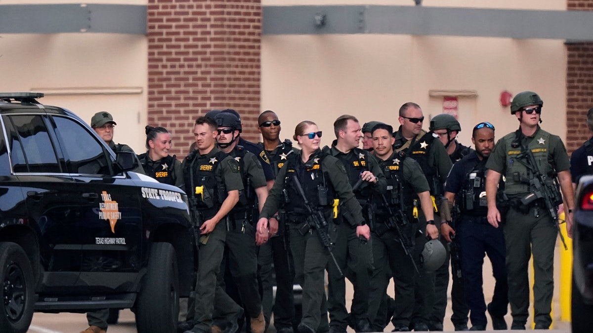 Police outside a Texas mall