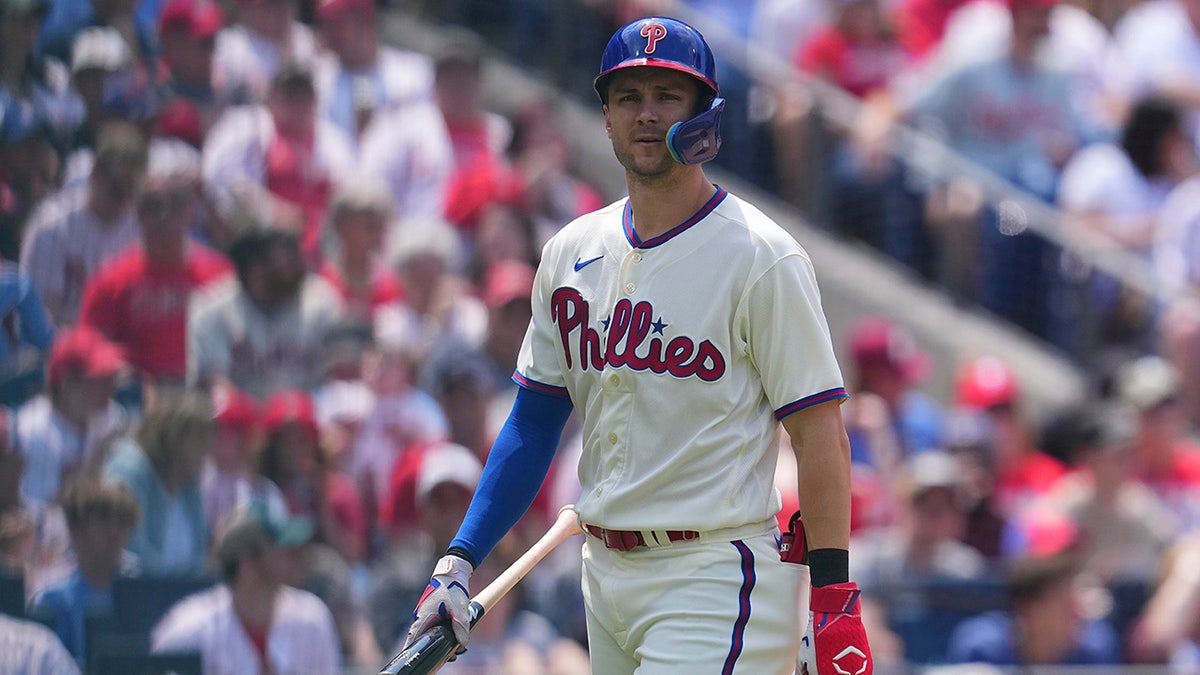 Trea Turner Signs With The 2023 Philadelphia Phillies.. 