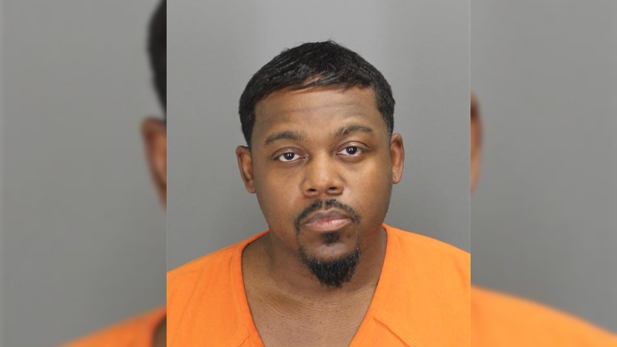 Gregory Keyier-Deniro Davis mugshot