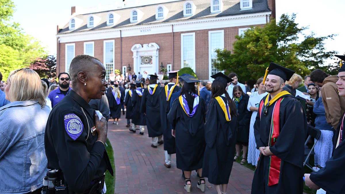 Val commencement