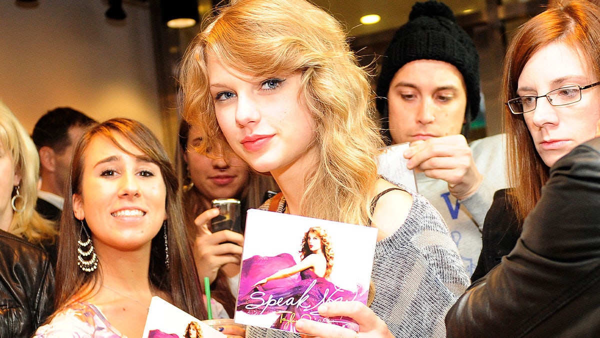 Taylor Swift Releases Re-record Of 'Speak Now (Taylor's Version)' | Fox ...