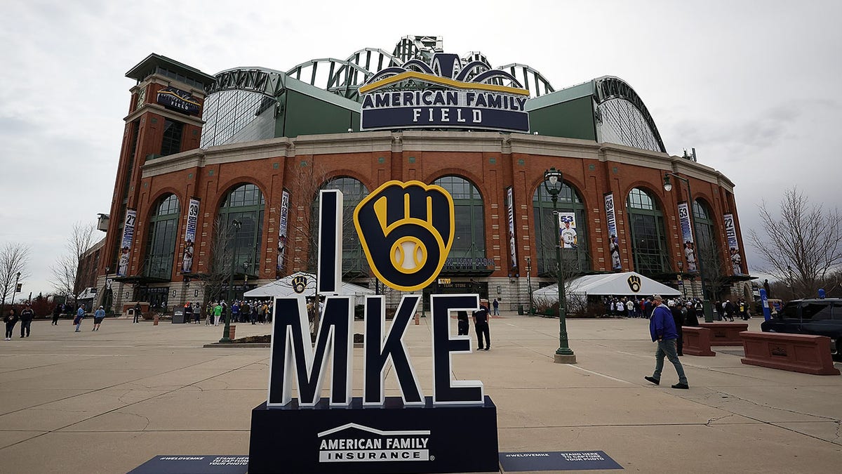 Is MLB pushing Brewers to move if stadium repairs aren't made?
