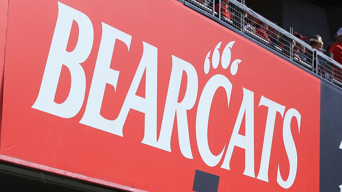 Cincinnati Bearcats lettering