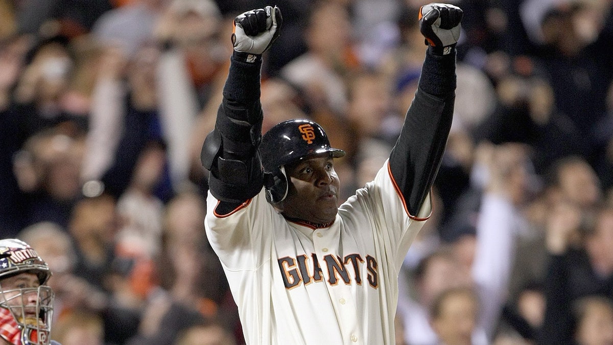 Valley News - Commentary: No Use Complaining About Barry Bonds