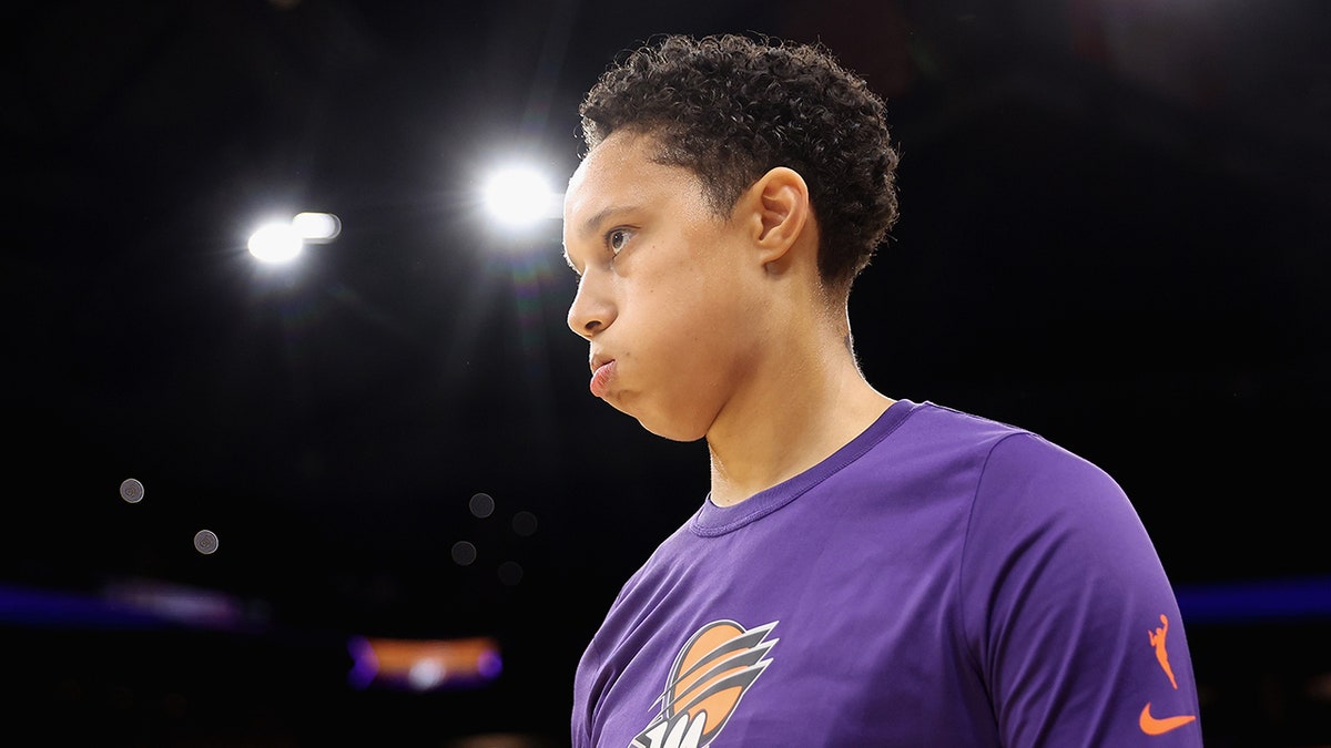 Brittney Griner welcomed back to basketball court in LA by crowds and US  Vice President