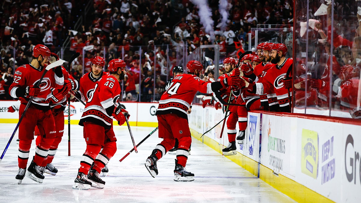 Hurricanes troll Devils with New Jersey celebs after playoff win
