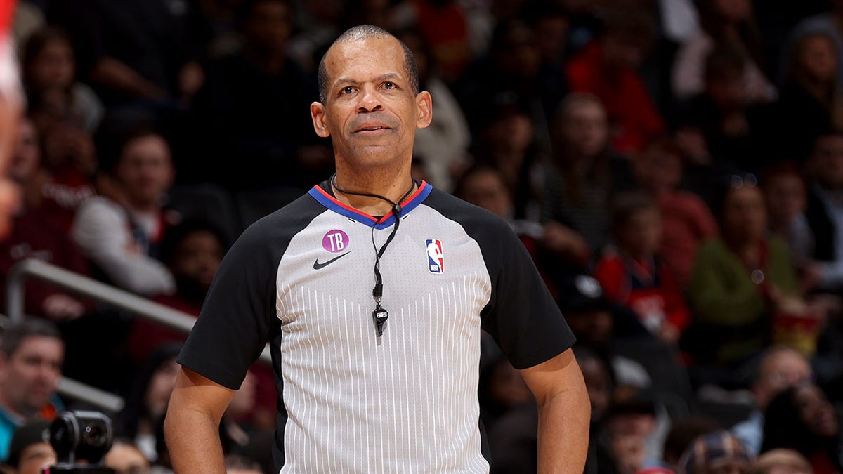 Referee Eric Lewis won't work NBA Finals amid investigation - ESPN