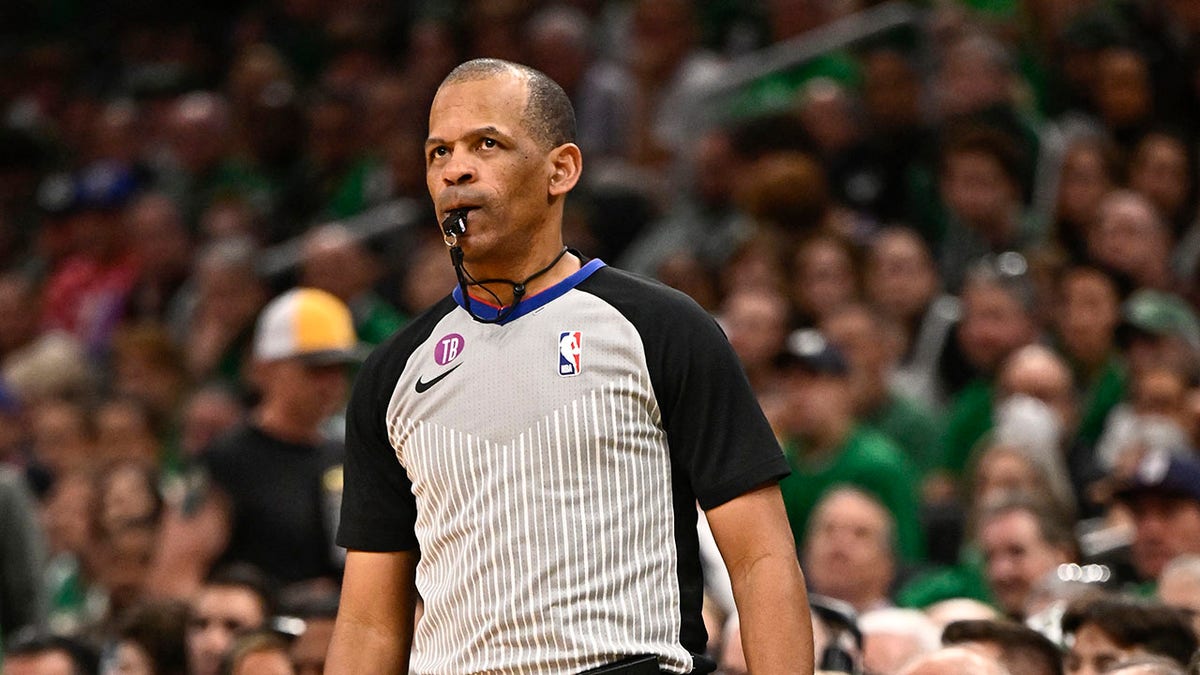 Lakers vs. Warriors: Who are the referees for Game 1 in 2023 NBA