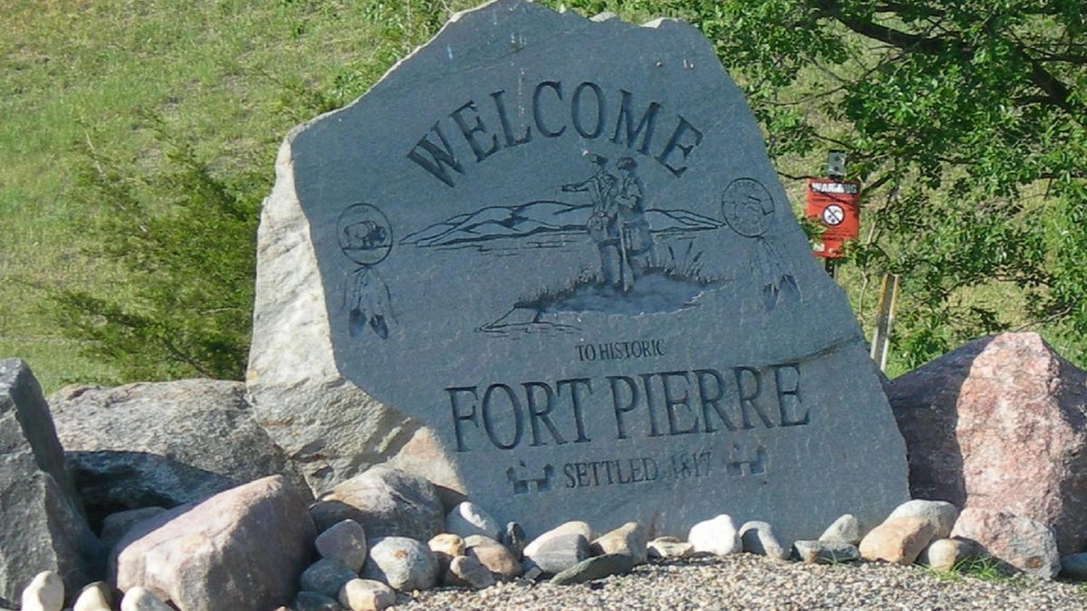 Fort Pierre welcome sign