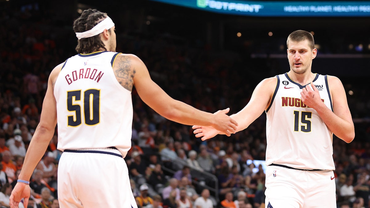 Jokic stars as Nuggets top Suns in OT; Booker out again