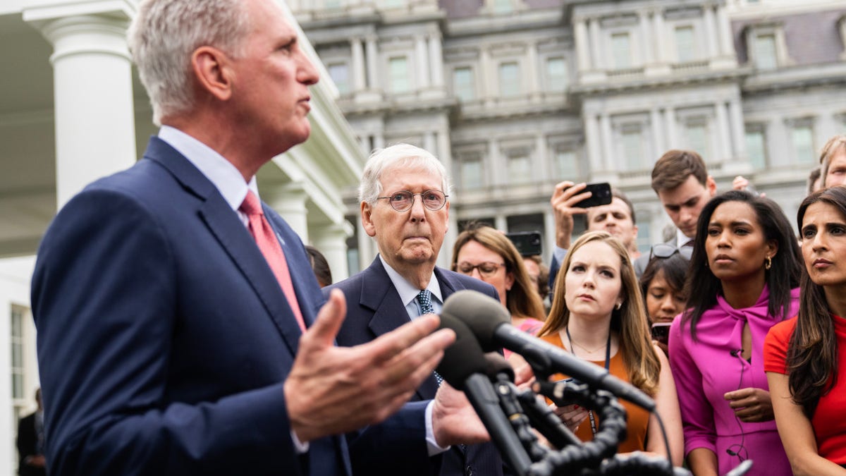 Republican leaders Kevin McCarthy and Mitch McConnell talk to reporters after meeting with the White House