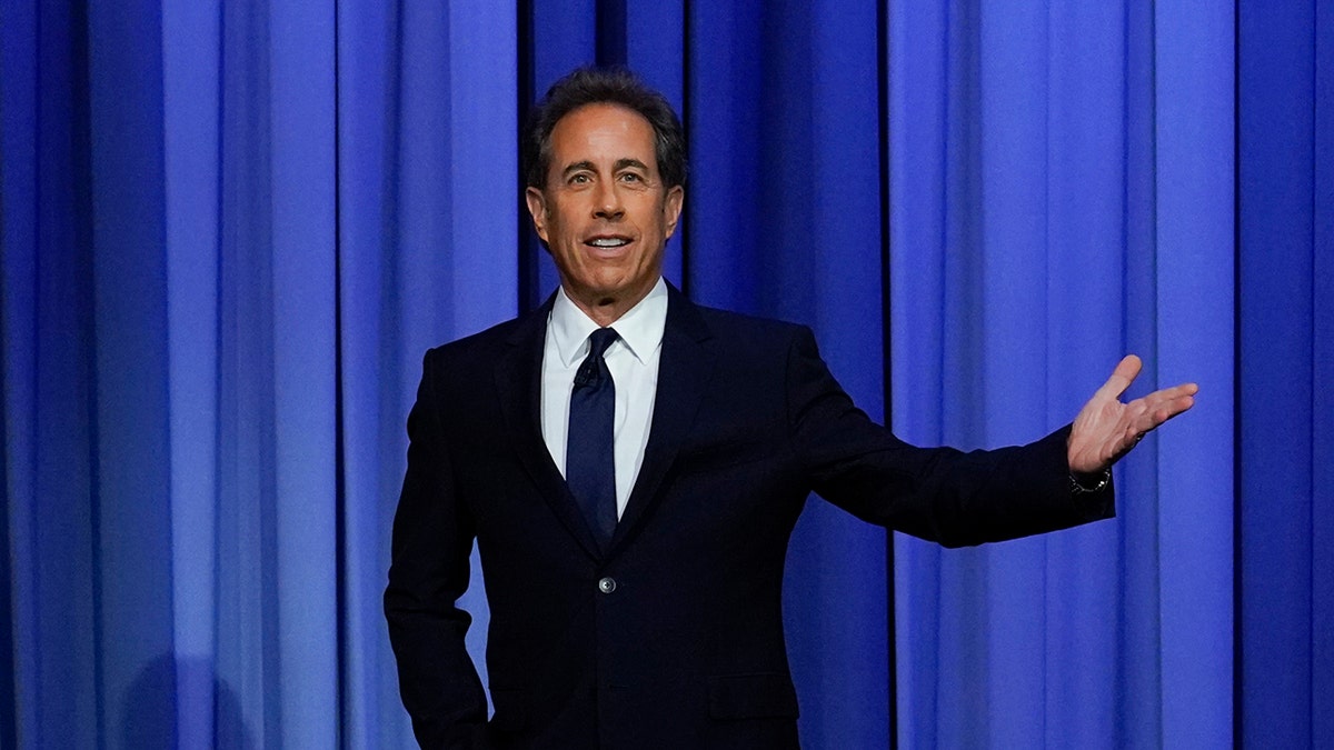 Jerry Seinfeld performing