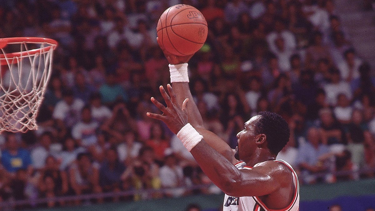 Karl Malone layup