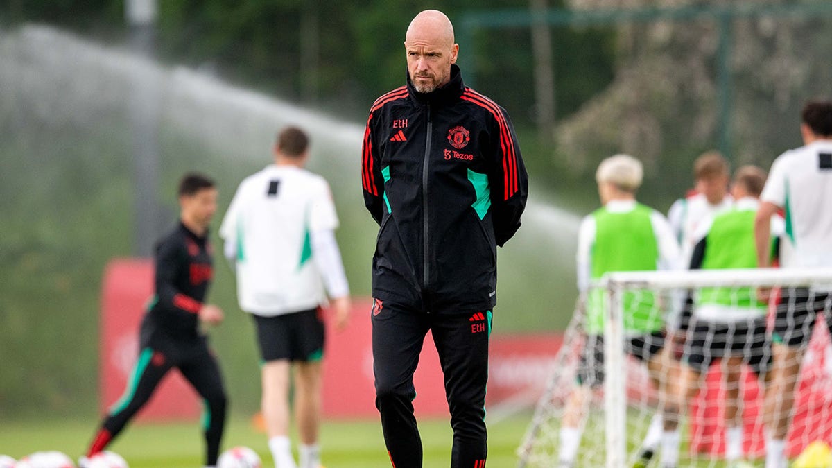 Erik ten Hag looks to players